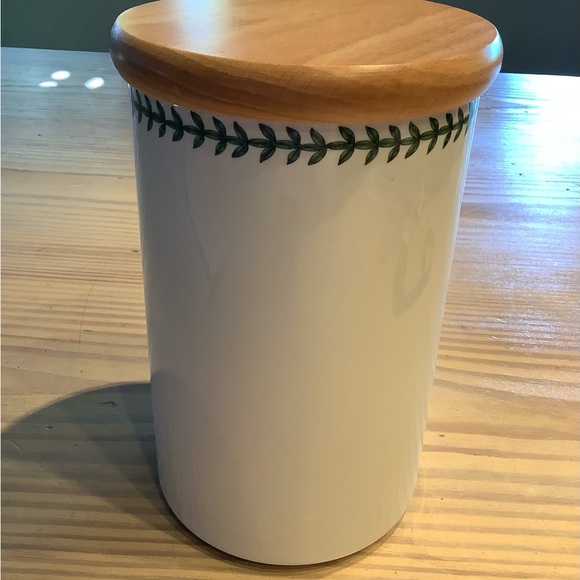 Portmeirion 8 1/2” Butterfly Canister w/ Cover - Picture 4 of 8
